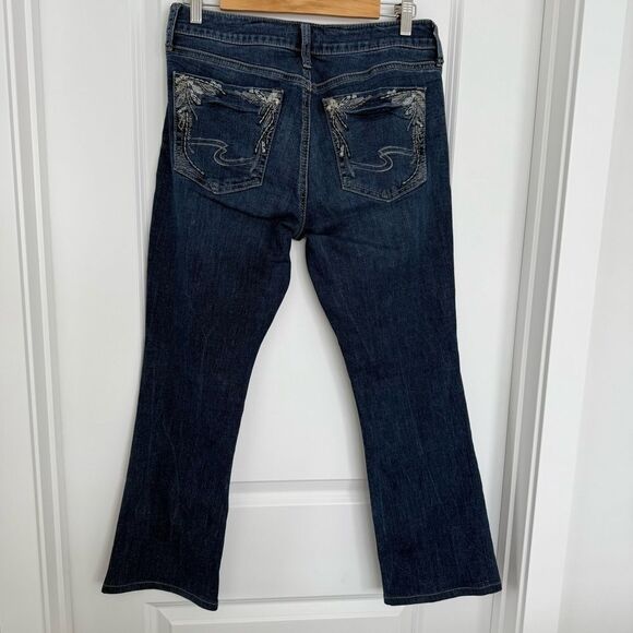 SILVER JEANS | Elyse Slim Boot Cut with Embroidered Pockets - Picture 3 of 10